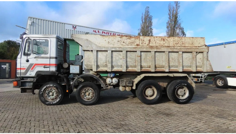 Tipper MAN 35.362 8x4 Euro 2, ZF manual gearbox, VERY clean: picture 9