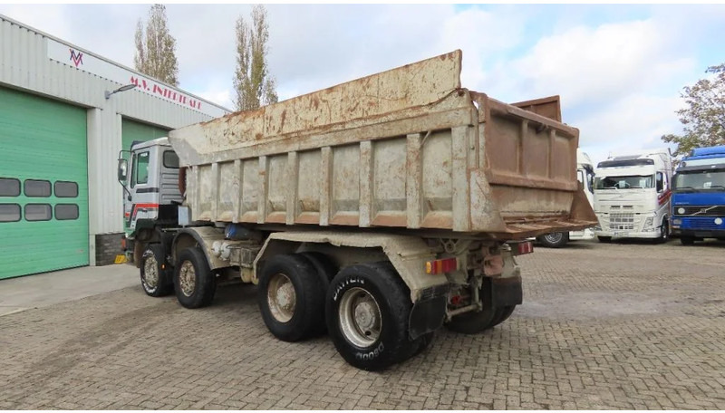 Tipper MAN 35.362 8x4 Euro 2, ZF manual gearbox, VERY clean: picture 11