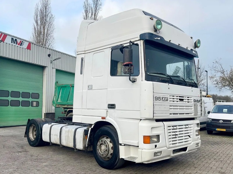 DAF XF 95.430 Manual , EUR4 - Tractor unit: picture 1 DAF XF 95.430 Manual , EUR4 - Tractor unit: picture 1