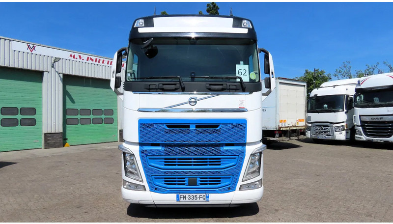 Volvo FH 500 YV2RT40A5LB301456 2X FUELTANK, PARKING AIRCO, FRIGO - Tractor unit: picture 2 Volvo FH 500 YV2RT40A5LB301456 2X FUELTANK, PARKING AIRCO, FRIGO - Tractor unit: picture 2