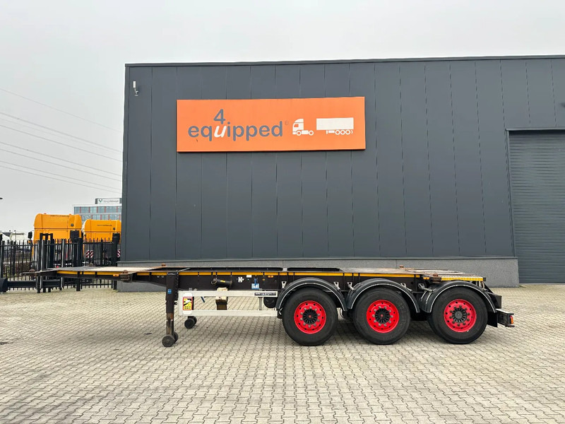 Burg 20FT ADR (EX/II, EX/III, FL, AT) Chassis, Empty weight : 3.690kg, SAF INTRADISC, 2x Liftaxle, NL-chassis, APK/ADR: 06-2025 - Container transporter/ Swap body semi-trailer: picture 2 Burg 20FT ADR (EX/II, EX/III, FL, AT) Chassis, Empty weight : 3.690kg, SAF INTRADISC, 2x Liftaxle, NL-chassis, APK/ADR: 06-2025 - Container transporter/ Swap body semi-trailer: picture 2