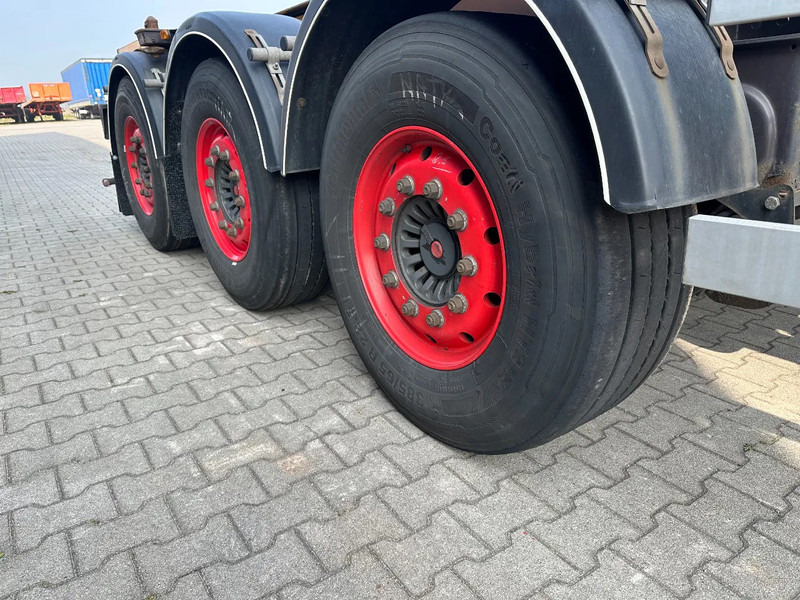 Container transporter/ Swap body semi-trailer Burg 20FT ADR (EX/II, EX/III, FL, AT) Chassis, Leergewicht : 3.690kg, SAF INTRADISC, 2x Liftachse, NL-Chassis, APK/ADR: 07-2025: picture 14