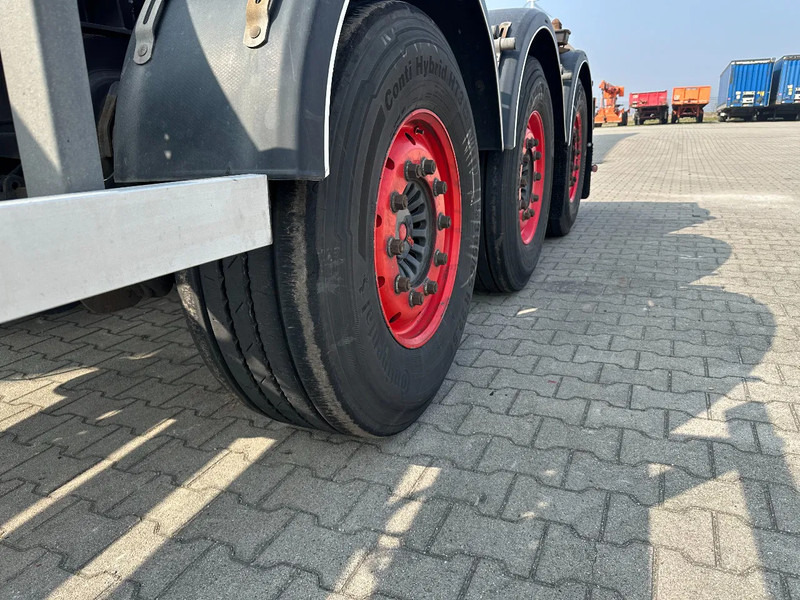 Container transporter/ Swap body semi-trailer Burg 20FT ADR (EX/II, EX/III, FL, AT) Chassis, Leergewicht : 3.690kg, SAF INTRADISC, 2x Liftachse, NL-Chassis, APK/ADR: 07-2025: picture 15