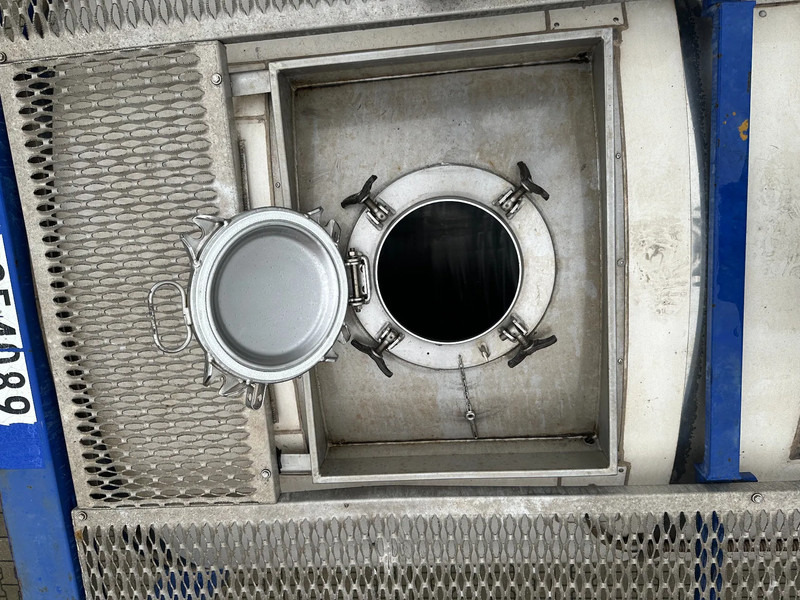 Storage tank for transportation of chemicals CIMC 20FT ISO, 25.060L / 1-COMP / 3 BAFFELS / T11 / 4 manholes / ADR valid until 10/2027: picture 17