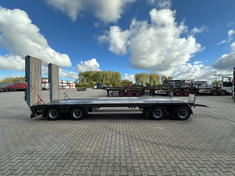 Faymonville MAX600-S-4-8.90-U, 4 axles (2 + 2), hydraulic ramps, loading-floor 8.90cm, NEW!! - Autotransporter trailer: picture 4 Faymonville MAX600-S-4-8.90-U, 4 axles (2 + 2), hydraulic ramps, loading-floor 8.90cm, NEW!! - Autotransporter trailer: picture 4