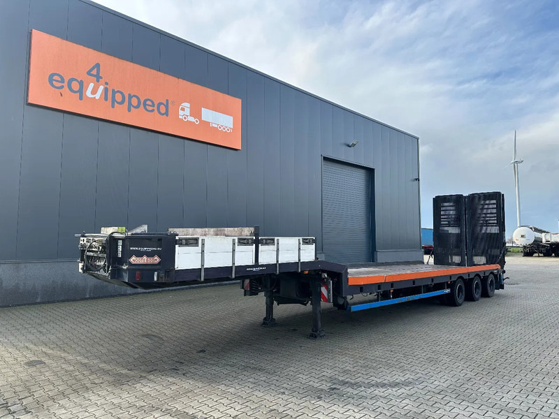 Nooteboom MCO-48-03V 3-axle lowloader / 3x hydraulic steering / hydraulic ramps / 5700mm extendable / NL-trailer / APK: 03/2026 - Low loader semi-trailer: picture 2 Nooteboom MCO-48-03V 3-axle lowloader / 3x hydraulic steering / hydraulic ramps / 5700mm extendable / NL-trailer / APK: 03/2026 - Low loader semi-trailer: picture 2