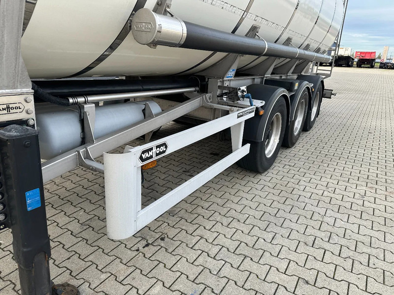 Tank semi-trailer for transportation of food Van Hool FOOD / 39.000L / 3-COMP / INOX / NL-trailer / APK: 07/2026: picture 14