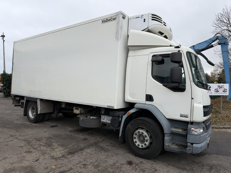 DAF LF 55.300 - 19T FRIGO THERMOKING TS-300e - TAILLIFT - BOX 6m45 x 2m49 x 2m49 - EURO 5 - A/C - BE TRUCK - Refrigerator truck: picture 1 DAF LF 55.300 - 19T FRIGO THERMOKING TS-300e - TAILLIFT - BOX 6m45 x 2m49 x 2m49 - EURO 5 - A/C - BE TRUCK - Refrigerator truck: picture 1