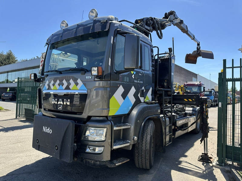 MAN TGS 26.320 6X2-4 BL EEV + CRANE EPSILON Q170Z95TR + GRABBER - LIFT/STEERING AXLE - *266.000km* - NL TRUCK - Hook lift truck, Crane truck: picture 4 MAN TGS 26.320 6X2-4 BL EEV + CRANE EPSILON Q170Z95TR + GRABBER - LIFT/STEERING AXLE - *266.000km* - NL TRUCK - Hook lift truck, Crane truck: picture 4
