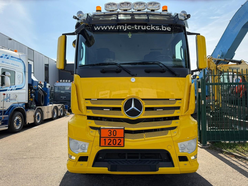 Mercedes-Benz ANTOS 2632 6x2 FUEL TANKER 16.000L - 4 COMP - DIESEL / PETROL - RETARDER - EURO 6 - LIFT / STEERING AXLE - *FULL AIR* - BE TRUCK - Tank truck: picture 2 Mercedes-Benz ANTOS 2632 6x2 FUEL TANKER 16.000L - 4 COMP - DIESEL / PETROL - RETARDER - EURO 6 - LIFT / STEERING AXLE - *FULL AIR* - BE TRUCK - Tank truck: picture 2