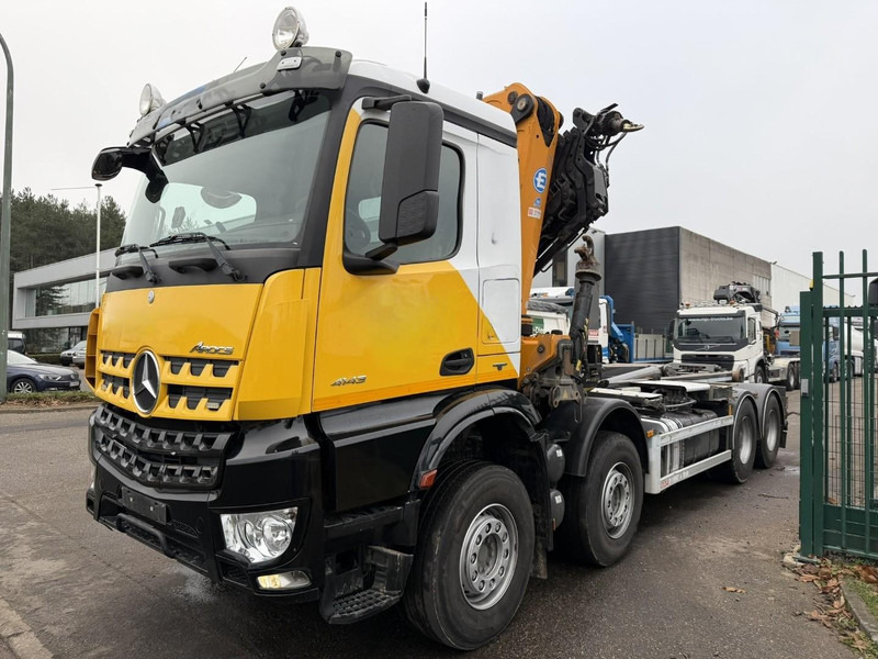 Mercedes-Benz AROCS 4143 8X4 WAF HOOKLIFT + CRANE EFFER 395 4S + ROTATOR + RADIO - 5/6 F - BE TRUCK - VERY NICE CONDITION - Hook lift truck, Crane truck: picture 3 Mercedes-Benz AROCS 4143 8X4 WAF HOOKLIFT + CRANE EFFER 395 4S + ROTATOR + RADIO - 5/6 F - BE TRUCK - VERY NICE CONDITION - Hook lift truck, Crane truck: picture 3