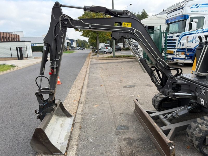 Mini excavator Volvo ECR25D 1159 UREN - SLOOP + SORTEERFUNCTIE - EXTRA HYDR. LEIDINGEN - HYDR SNELWISSEL - CE - BE MACHINE: picture 17