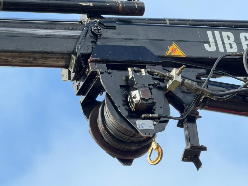 Crane truck Volvo FM 300 6x4 + (25.8m!) CRANE HIAB 245 E-5 + JIB 65 X-3 + 2 ME - *228.000km* - MANUAL - A/C - EURO 3 - BELGIAN TRUCK: picture 16