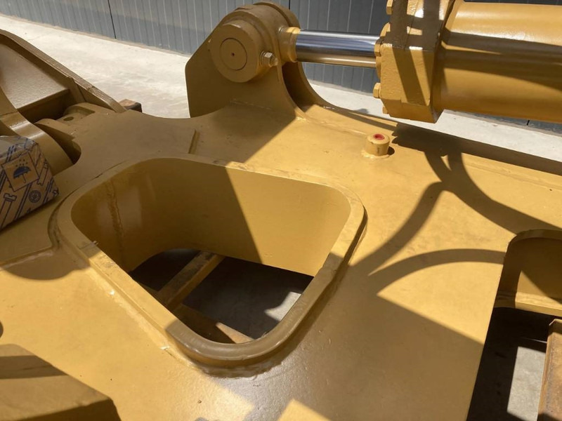 Cat D8N - Attachment for Construction machinery: picture 5 Cat D8N - Attachment for Construction machinery: picture 5