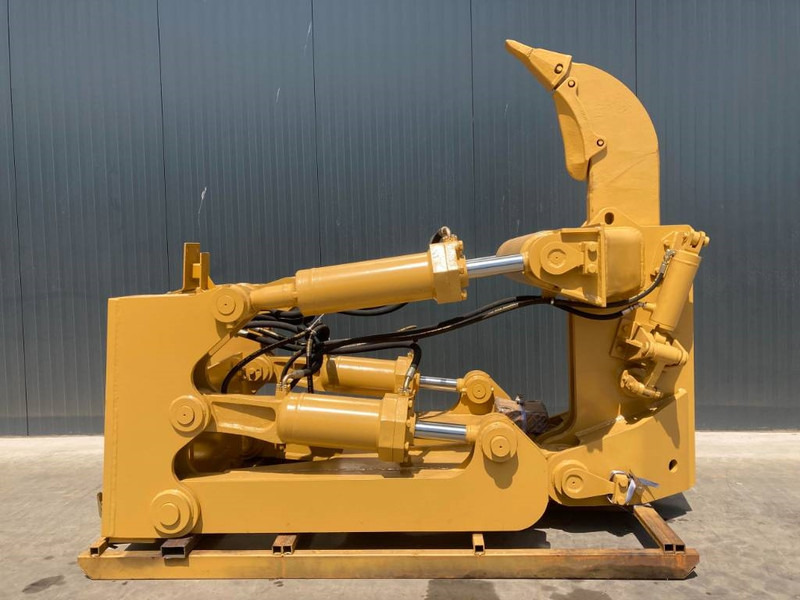 Cat D8N - Attachment for Construction machinery: picture 2 Cat D8N - Attachment for Construction machinery: picture 2