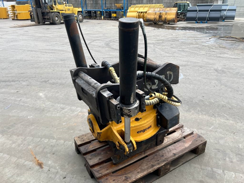 Engcon EC30-S70-S70-SS9 - Attachment for Construction machinery: picture 4 Engcon EC30-S70-S70-SS9 - Attachment for Construction machinery: picture 4