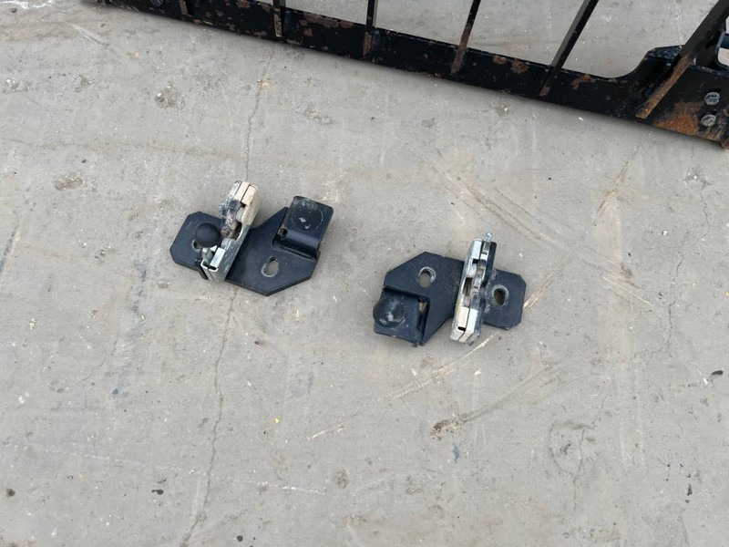 Cat 312D / 315D / 319D / 320D / 324D / 329D / 330D / 3 - Frame/ Chassis for Construction machinery: picture 4 Cat 312D / 315D / 319D / 320D / 324D / 329D / 330D / 3 - Frame/ Chassis for Construction machinery: picture 4