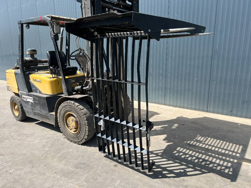 Cat 313E / 320F / 323E / 325F / 329E / 330F / 336E / 3 - Cab and interior for Construction machinery: picture 2 Cat 313E / 320F / 323E / 325F / 329E / 330F / 336E / 3 - Cab and interior for Construction machinery: picture 2