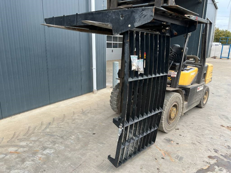 Cat 313E / 320F / 323E / 325F / 329E / 330F / 336E / 3 - Cab and interior for Construction machinery: picture 2 Cat 313E / 320F / 323E / 325F / 329E / 330F / 336E / 3 - Cab and interior for Construction machinery: picture 2