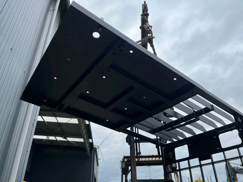 Cat 323D Guard - Cab and interior for Construction machinery: picture 4 Cat 323D Guard - Cab and interior for Construction machinery: picture 4