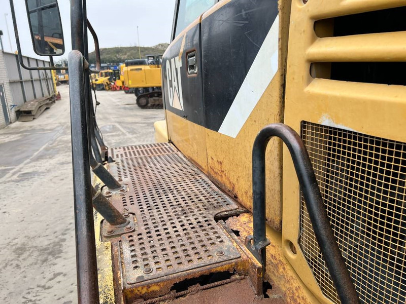 Articulated dumper Cat 730: picture 11