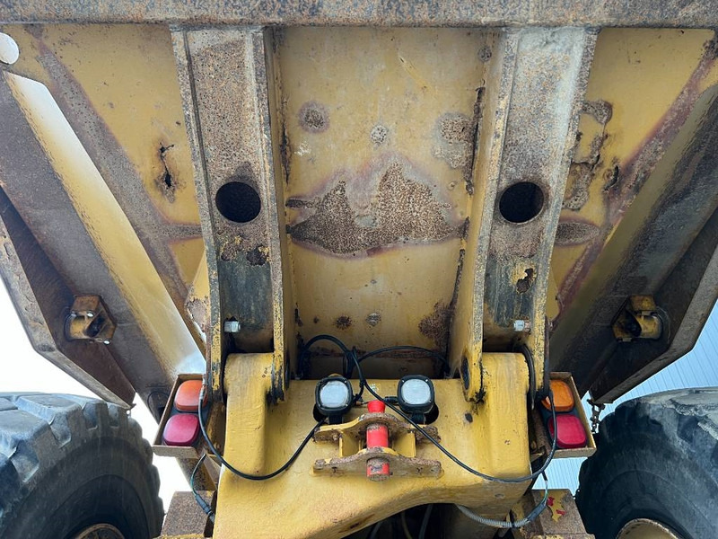 Articulated dumper Cat 730: picture 6