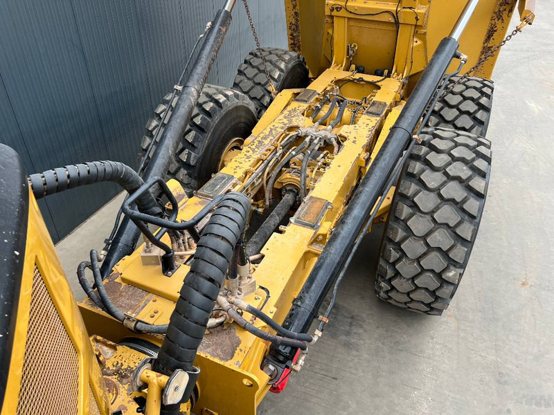 Cat 745 04A - New Tires - Articulated dumper: picture 2 Cat 745 04A - New Tires - Articulated dumper: picture 2