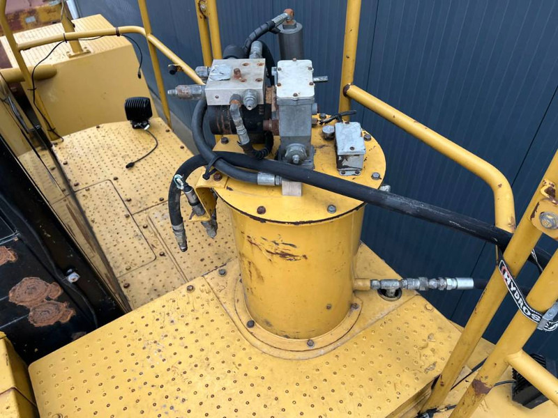 Wheel loader Cat 988H: picture 17