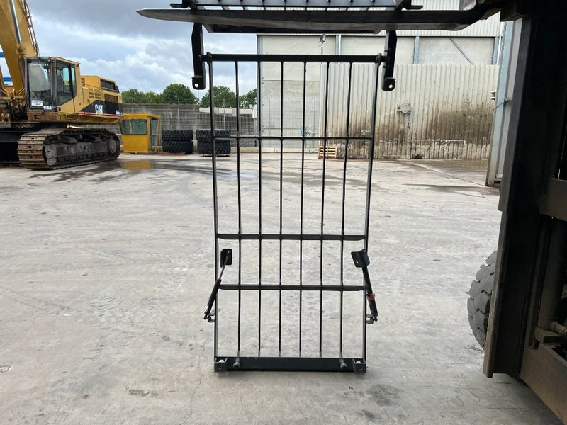 Cab and interior for Construction machinery Doosan DX180 / DX225: picture 6 Cab and interior for Construction machinery Doosan DX180 / DX225: picture 6