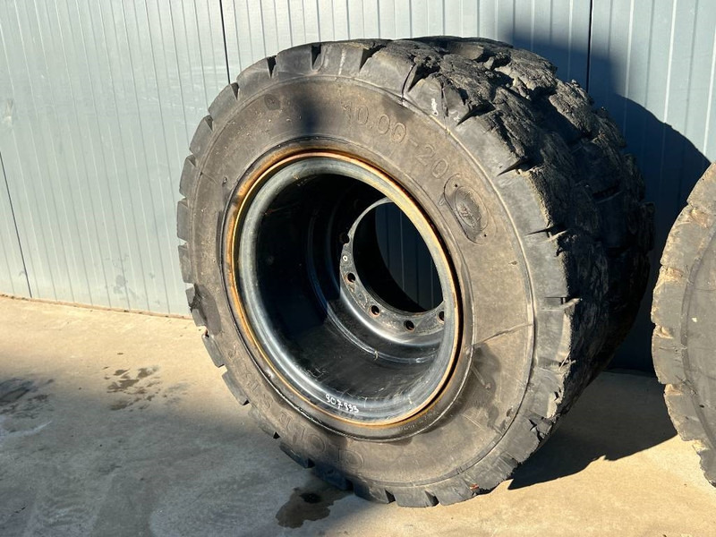 Globe Star 10.00 x 20 / 1000 x 20 Solid Tires / Vol Rubb - Wheels and tires for Construction machinery: picture 2 Globe Star 10.00 x 20 / 1000 x 20 Solid Tires / Vol Rubb - Wheels and tires for Construction machinery: picture 2