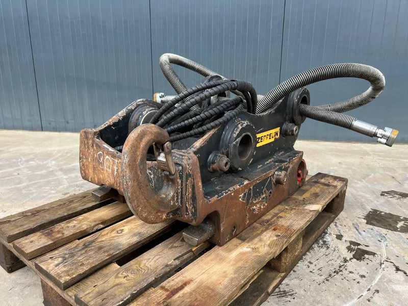 OilQuick OQ70/55 - 320E / 325F - Quick coupler for Construction machinery: picture 1 OilQuick OQ70/55 - 320E / 325F - Quick coupler for Construction machinery: picture 1