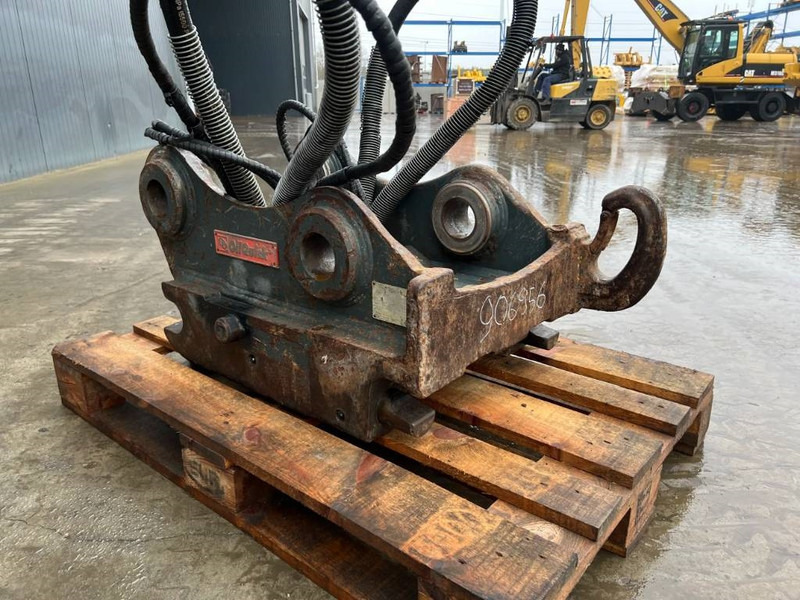 OilQuick OQ70/55 - 323D - Quick coupler for Construction machinery: picture 3 OilQuick OQ70/55 - 323D - Quick coupler for Construction machinery: picture 3