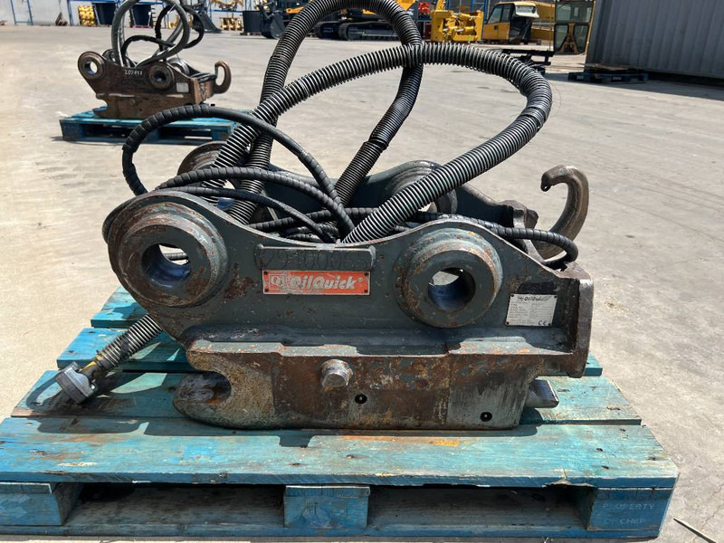 OilQuick OQ70/55 - 323E - Quick coupler for Construction machinery: picture 4 OilQuick OQ70/55 - 323E - Quick coupler for Construction machinery: picture 4