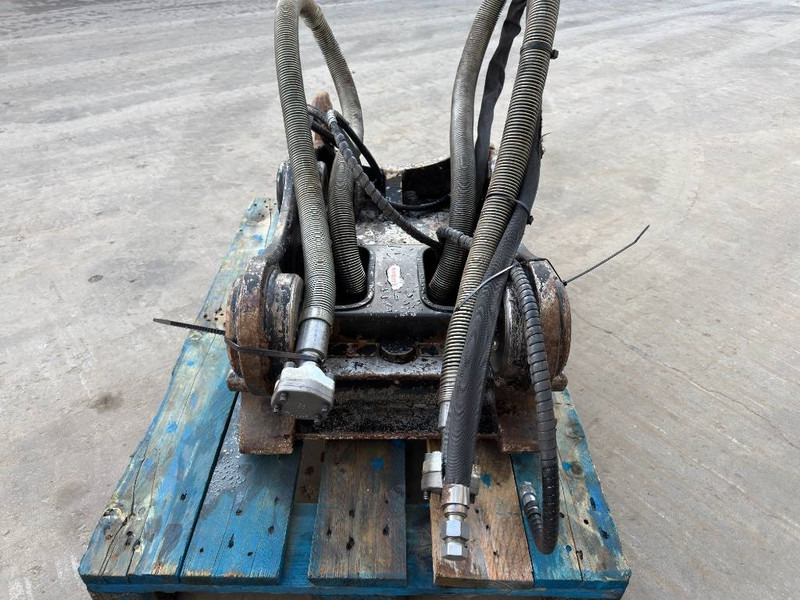 OilQuick OQ70/55 - M314F / M316F / M318F - Quick coupler for Construction machinery: picture 5 OilQuick OQ70/55 - M314F / M316F / M318F - Quick coupler for Construction machinery: picture 5