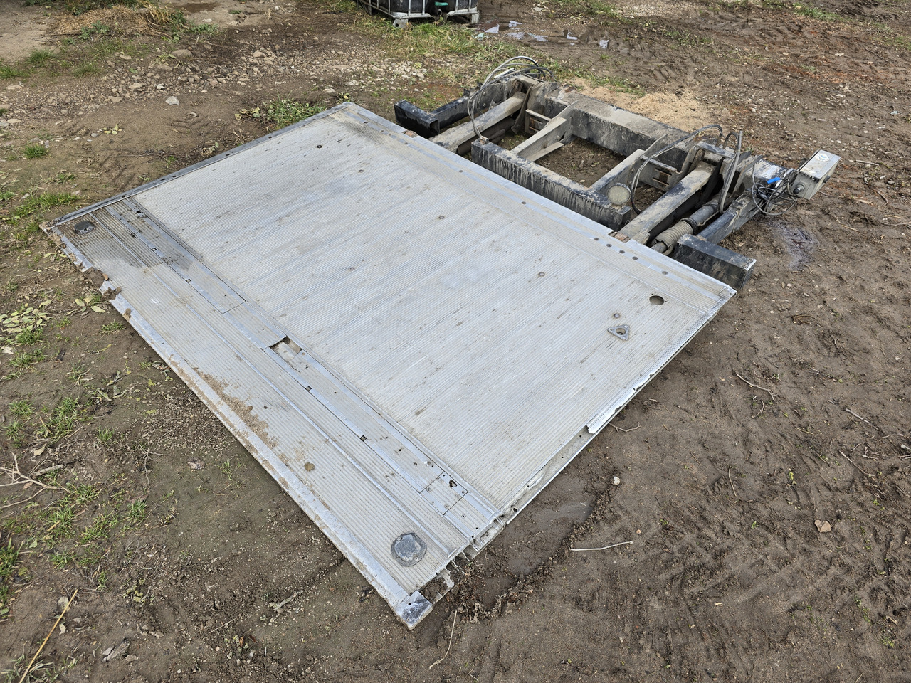 BAR Cargolift BC 1500S4 -B1A/2409--A0- - Tail lift: picture 3 BAR Cargolift BC 1500S4 -B1A/2409--A0- - Tail lift: picture 3