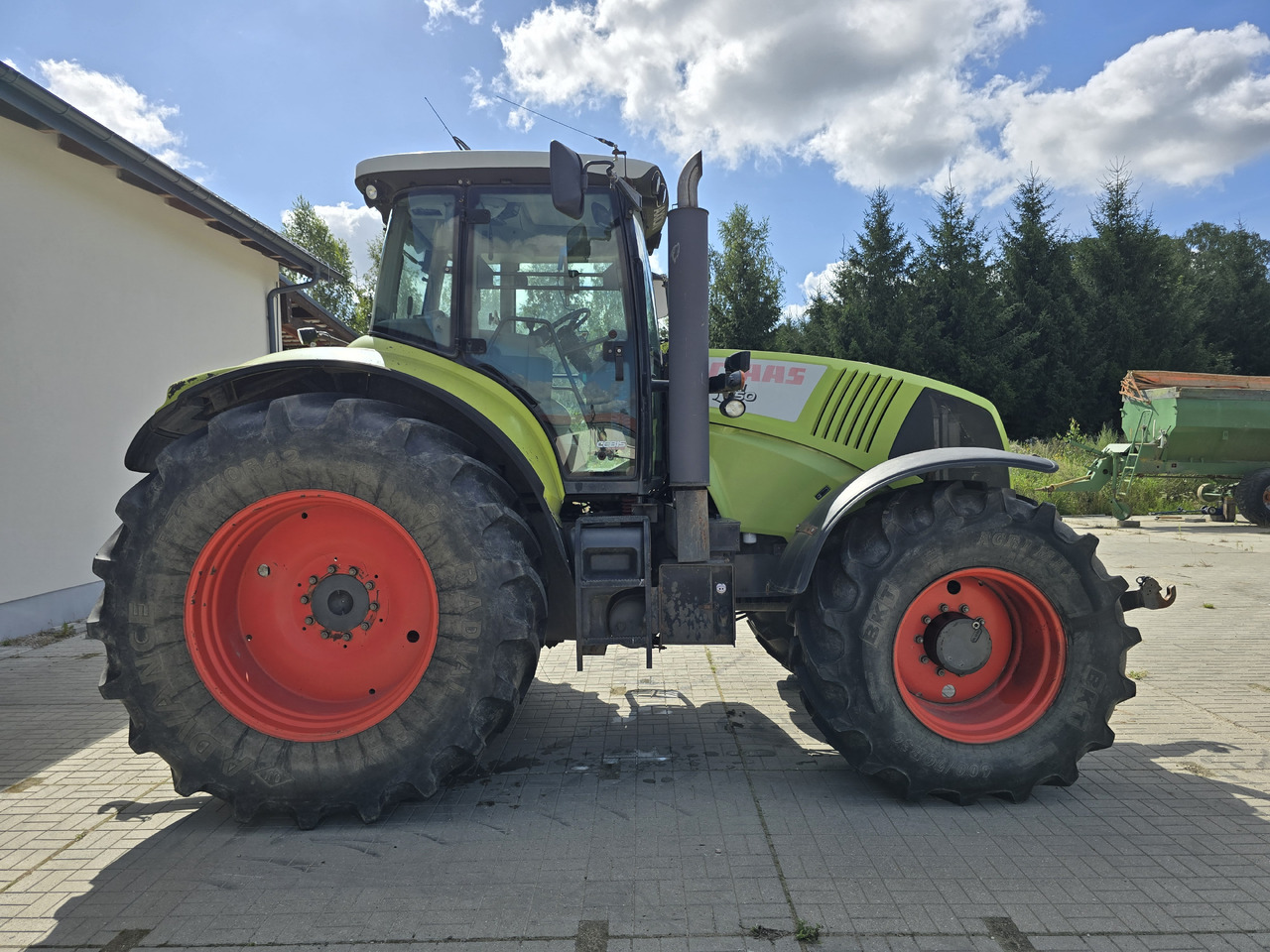 CLAAS AXION 850 - Farm tractor: picture 3 CLAAS AXION 850 - Farm tractor: picture 3