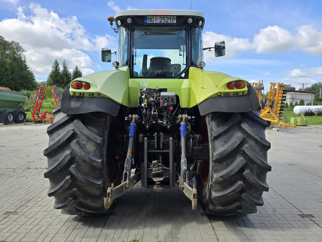 CLAAS AXION 850 - Farm tractor: picture 5 CLAAS AXION 850 - Farm tractor: picture 5