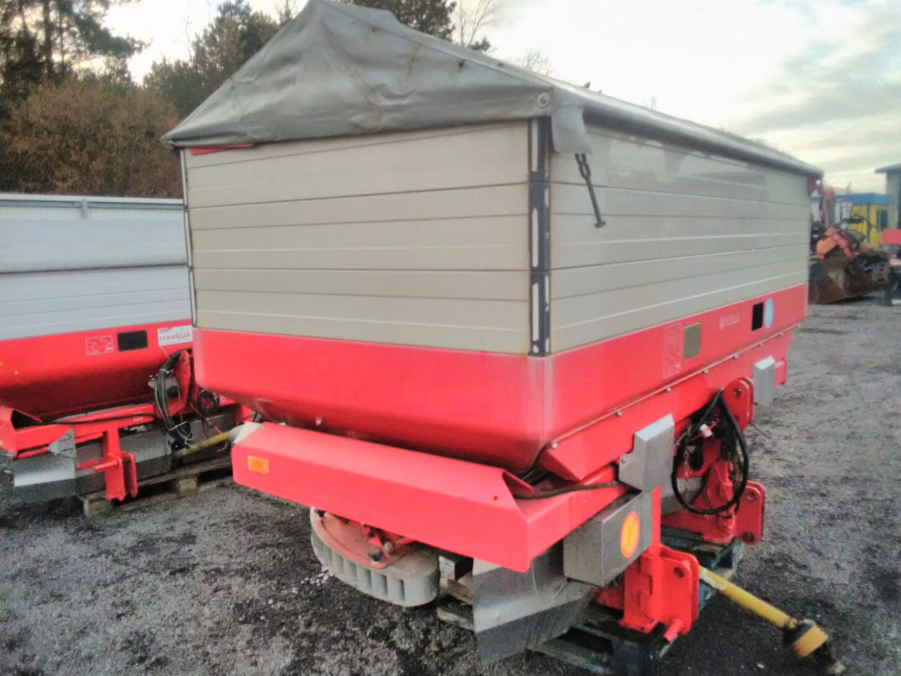 KVERNELAND EXACTA – TL - Fertilizer spreader: picture 1 KVERNELAND EXACTA – TL - Fertilizer spreader: picture 1