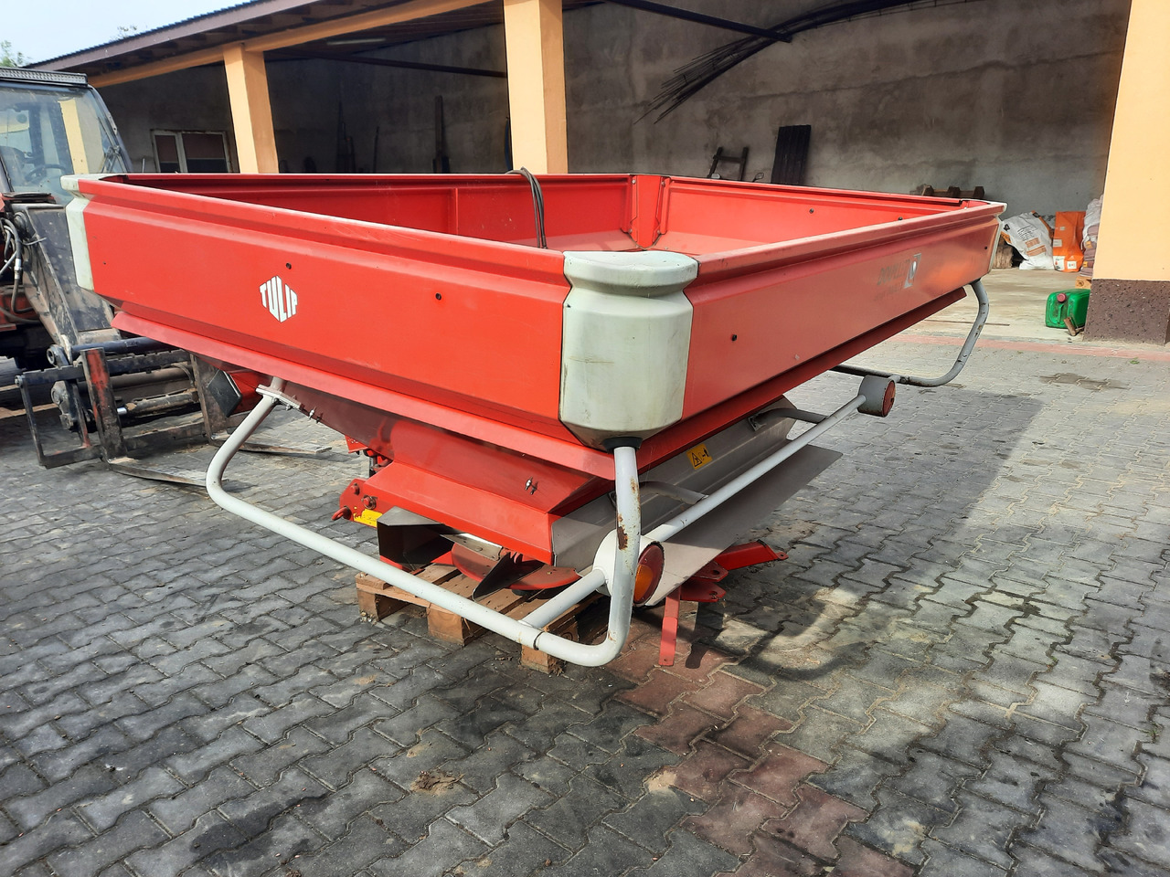 LELY CENTERLINER SX 2000 L - Fertilizer spreader: picture 3 LELY CENTERLINER SX 2000 L - Fertilizer spreader: picture 3