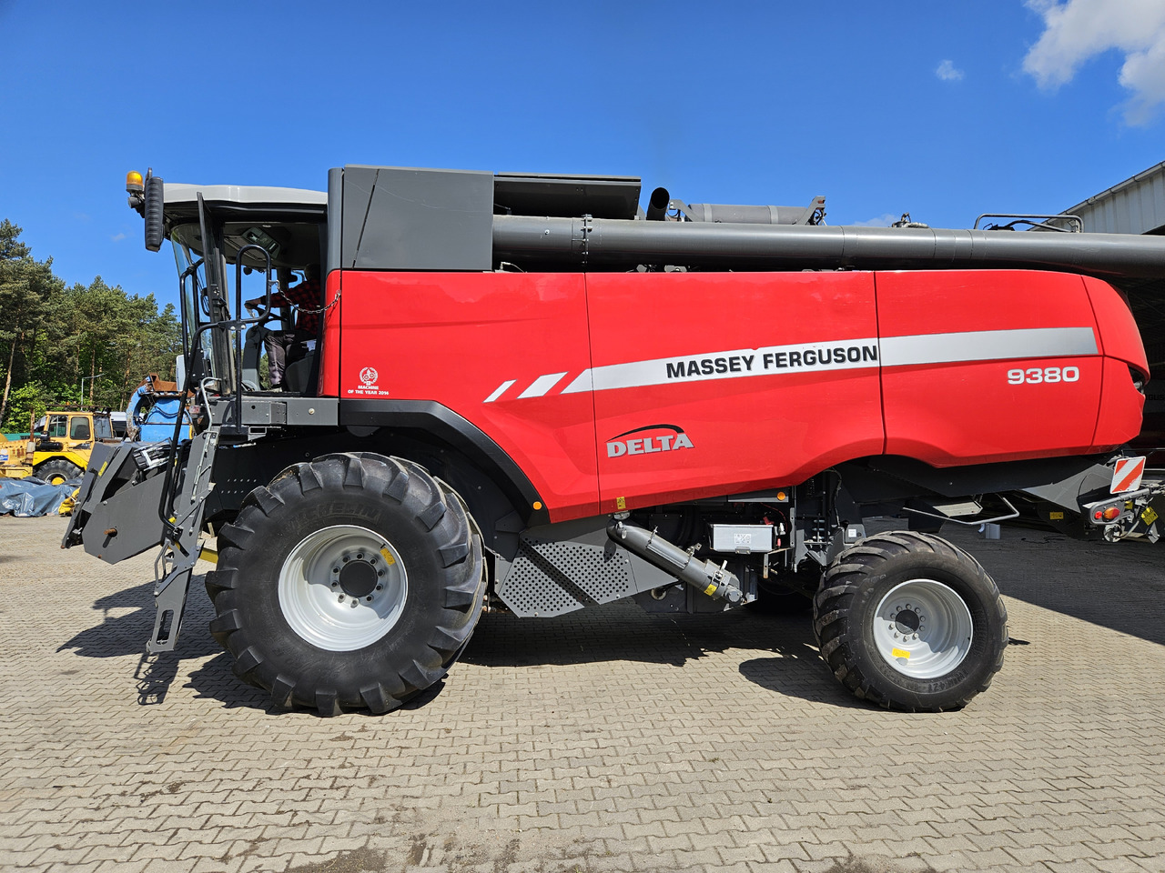 Massey Ferguson Delta 9380 - Combine harvester: picture 1 Massey Ferguson Delta 9380 - Combine harvester: picture 1