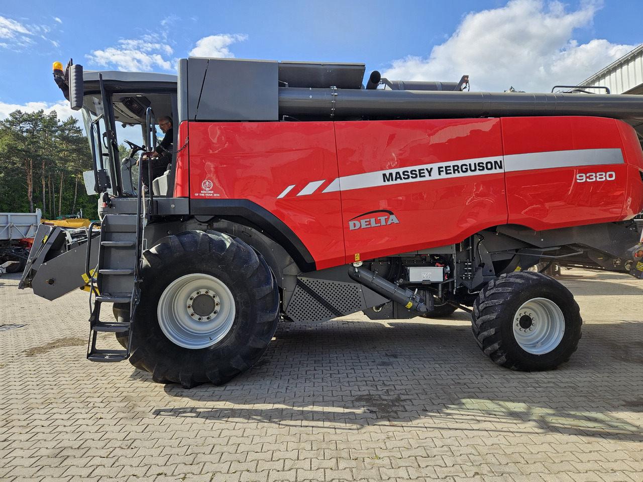 Massey Ferguson Delta 9380 - Combine harvester: picture 1 Massey Ferguson Delta 9380 - Combine harvester: picture 1