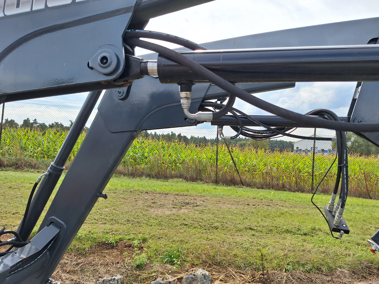 Quicke Q55 - Front loader for tractor: picture 4 Quicke Q55 - Front loader for tractor: picture 4