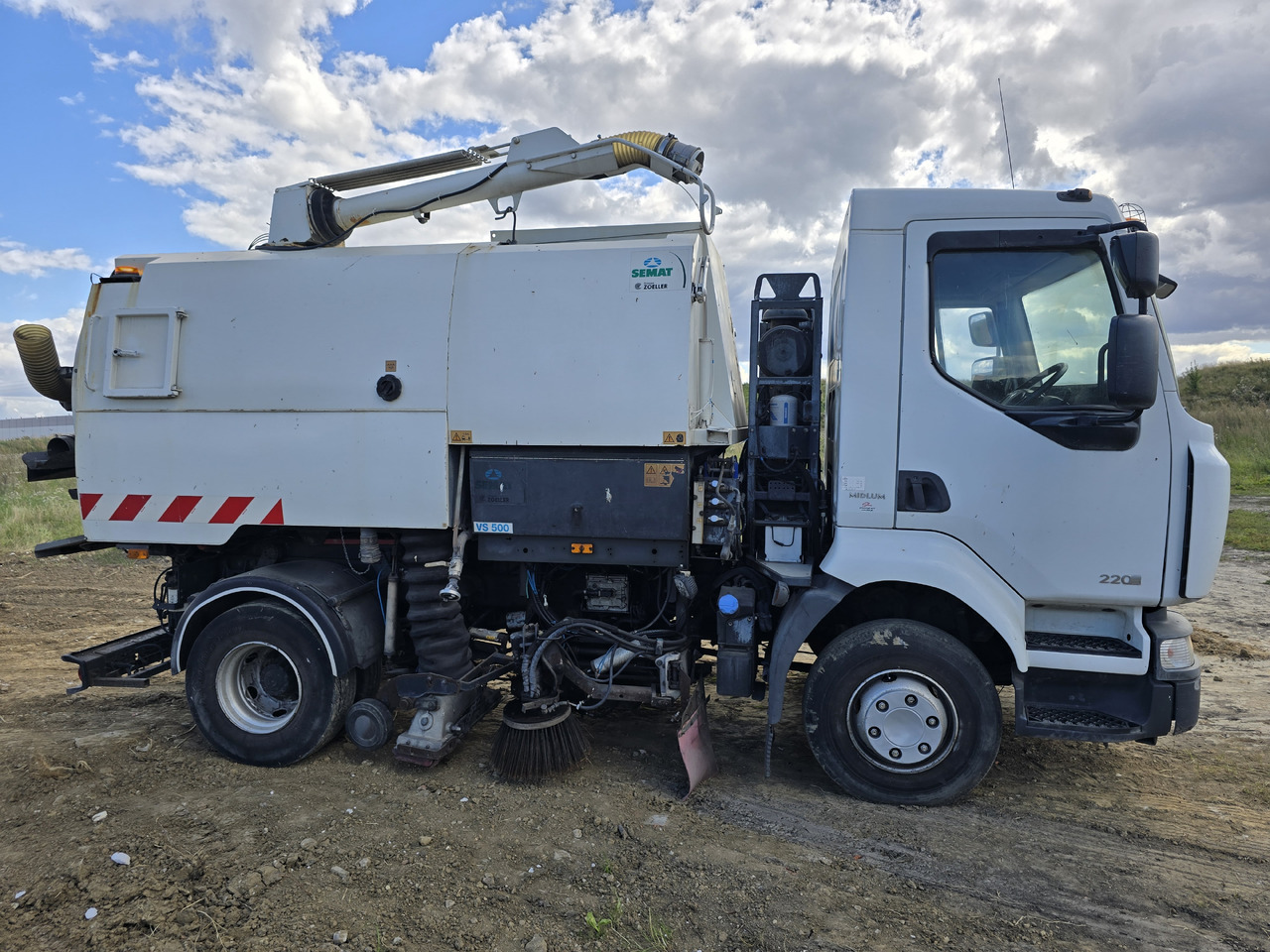 RENAULT Midlum - Road sweeper: picture 1 RENAULT Midlum - Road sweeper: picture 1
