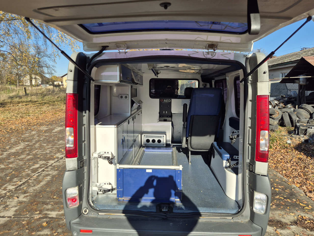 RENAULT Trafic 2.0 dCi 115 KM - Ambulance: picture 5 RENAULT Trafic 2.0 dCi 115 KM - Ambulance: picture 5