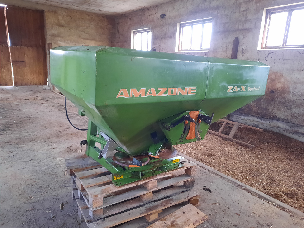 Amazone ZA-X Perfect 1200 - Fertilizer spreader: picture 4 Amazone ZA-X Perfect 1200 - Fertilizer spreader: picture 4