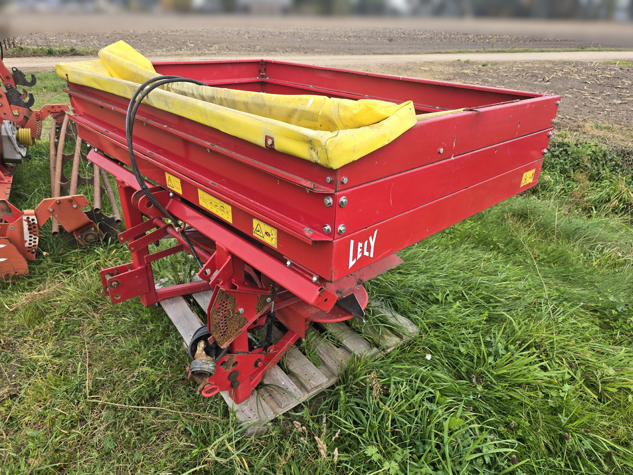 Lely SE 1500 Fertiliner - Fertilizer spreader: picture 2 Lely SE 1500 Fertiliner - Fertilizer spreader: picture 2