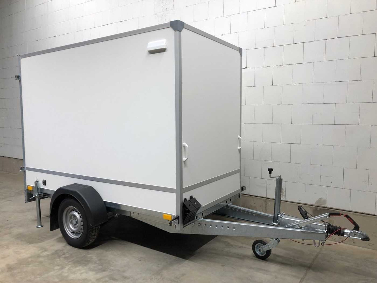 New Closed box trailer BLYSS F1326HD Kofferanhänger: picture 20