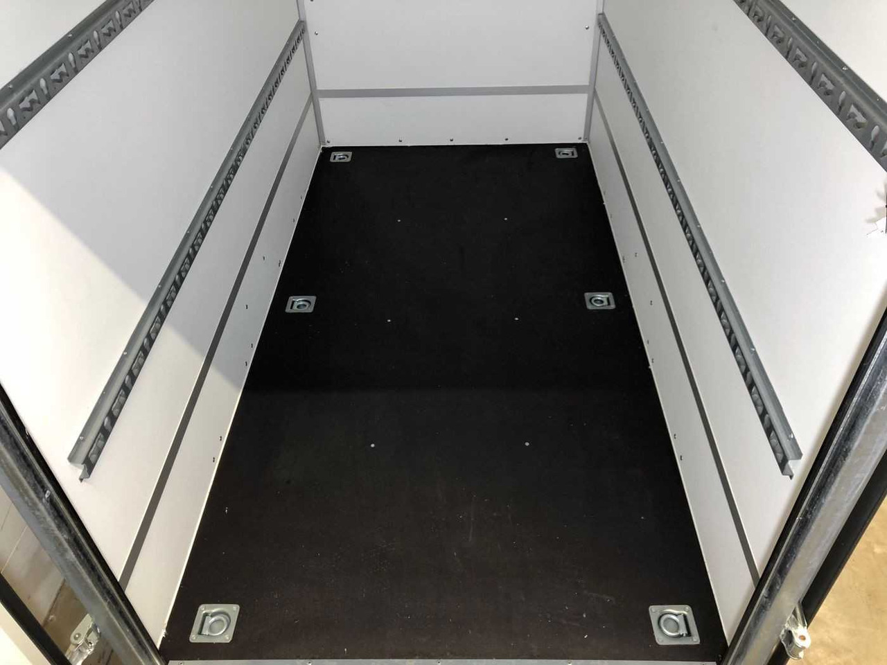 New Closed box trailer BLYSS F1326HD Kofferanhänger: picture 12