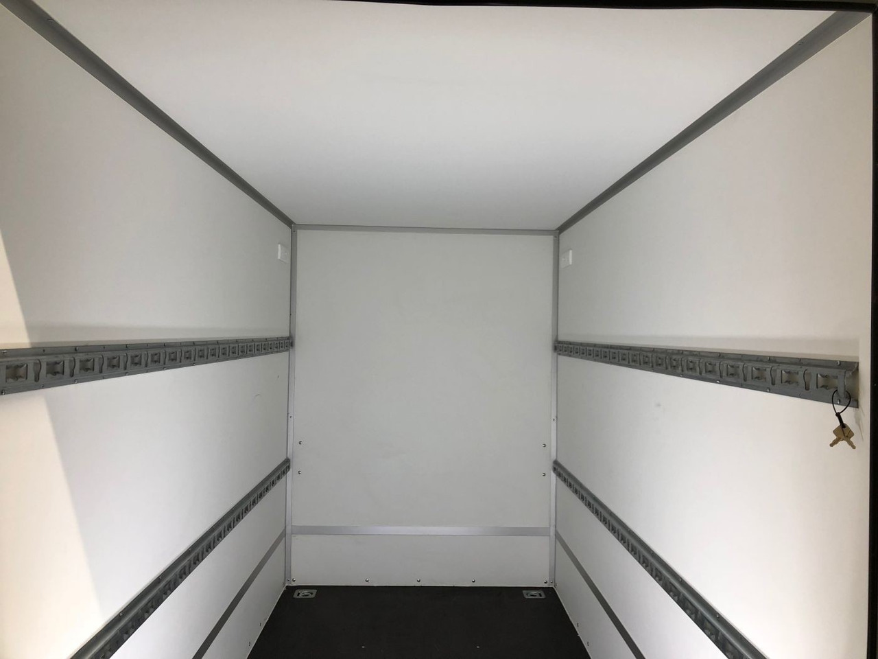 New Closed box trailer BLYSS F1326HD Kofferanhänger: picture 9