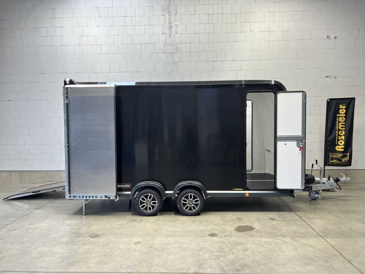 BRIAN_JAMES Box Van 600-4018-35-2-12-B Kofferanhänger - Closed box trailer: picture 1 BRIAN_JAMES Box Van 600-4018-35-2-12-B Kofferanhänger - Closed box trailer: picture 1